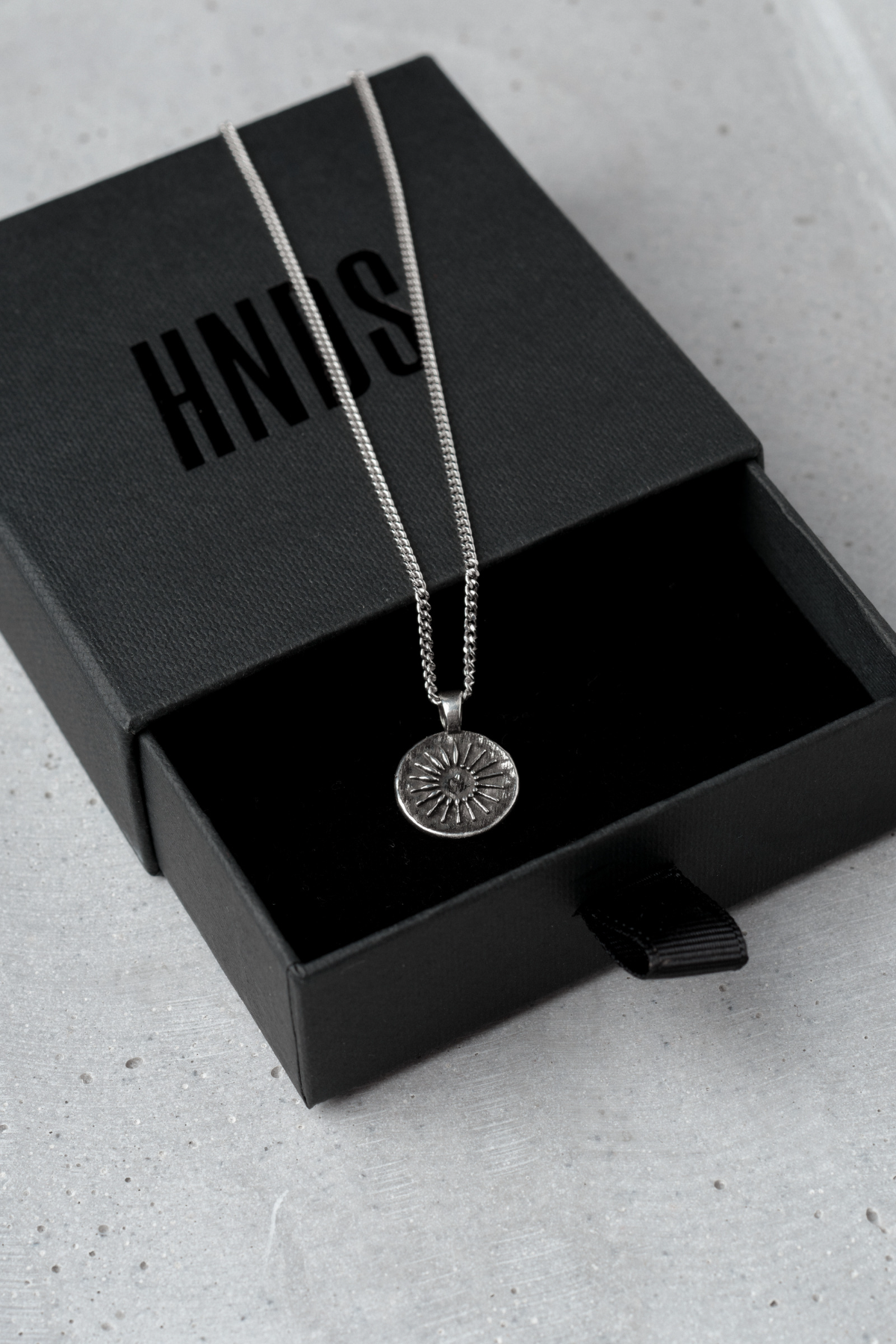 The Ray Necklace