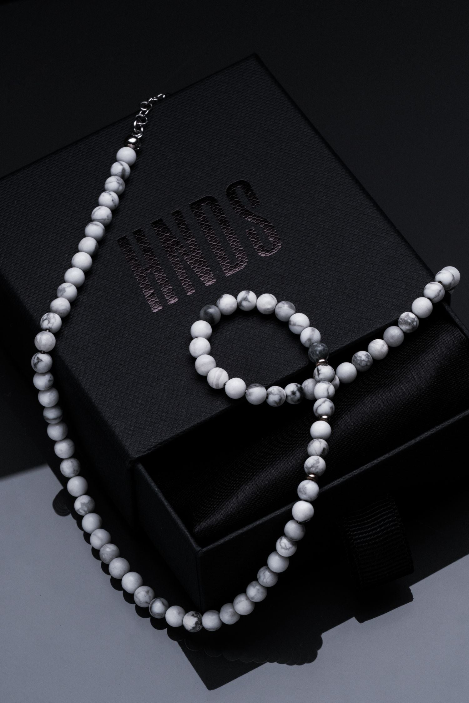 Howlith Chain